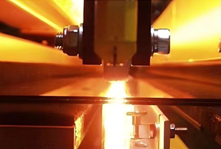 Infrared radiator for glass molds